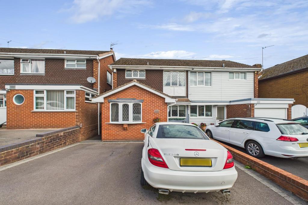 CAM04106 G0-PR0144-STILL002.jpg