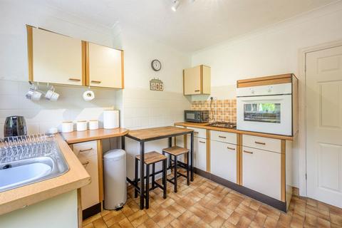3 bedroom semi-detached house for sale, Glynne Avenue, Kingswinford, DY6 9PT
