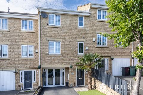 4 bedroom townhouse for sale, Brunswick Place, Heckmondwike, WF16