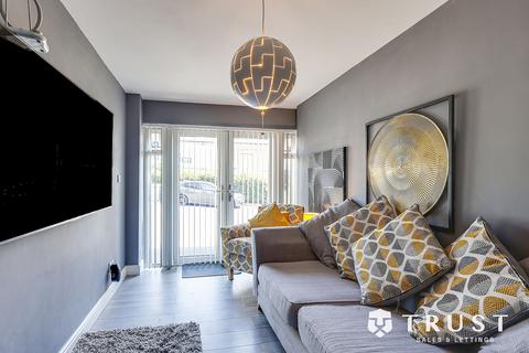 4 bedroom townhouse for sale, Brunswick Place, Heckmondwike, WF16