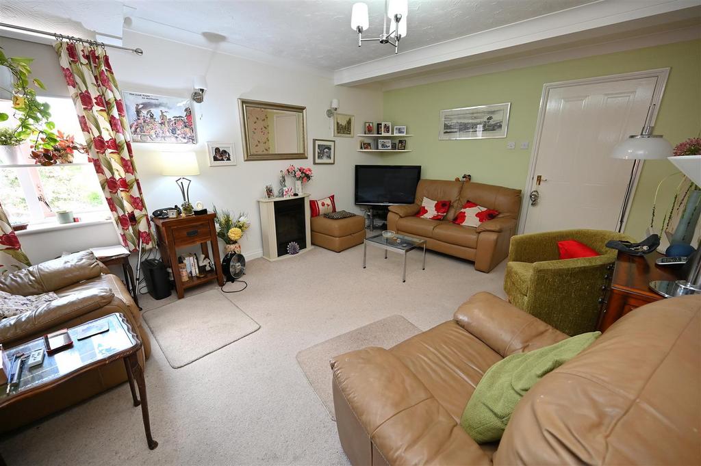 Living room1.JPG