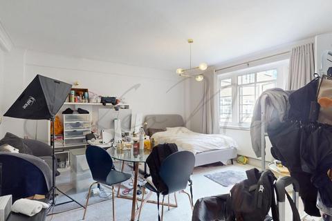 Studio to rent, Vicarage Gate, London, W8