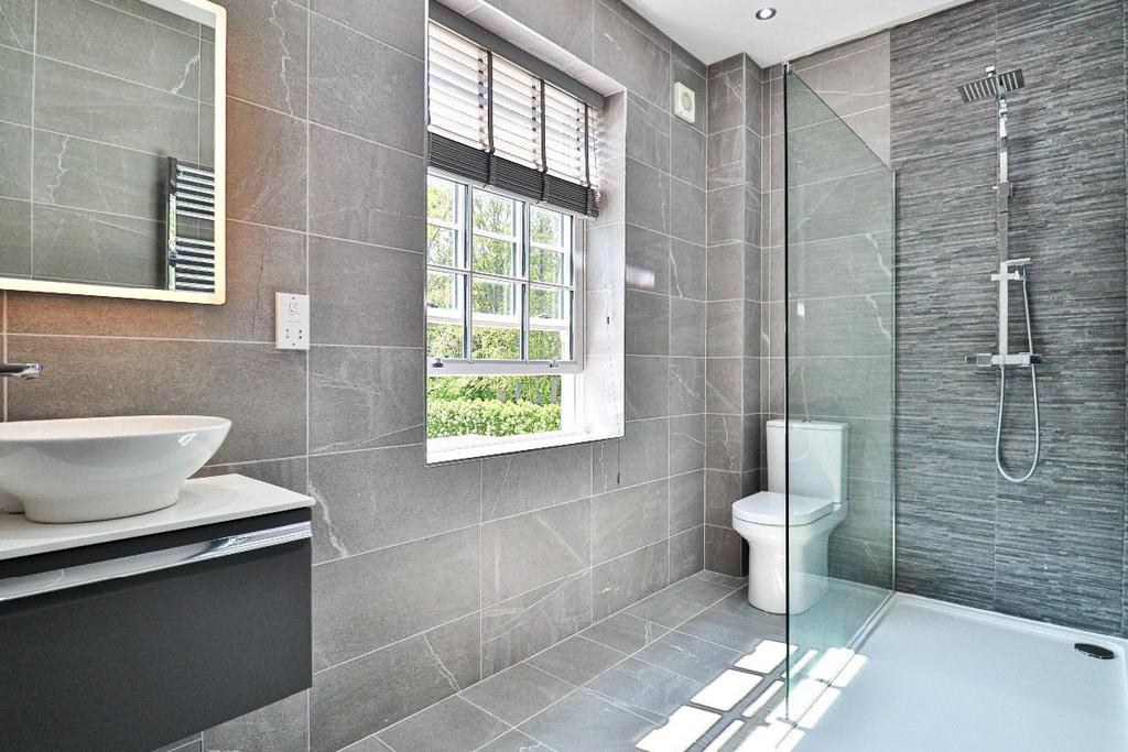 En-Suite 4