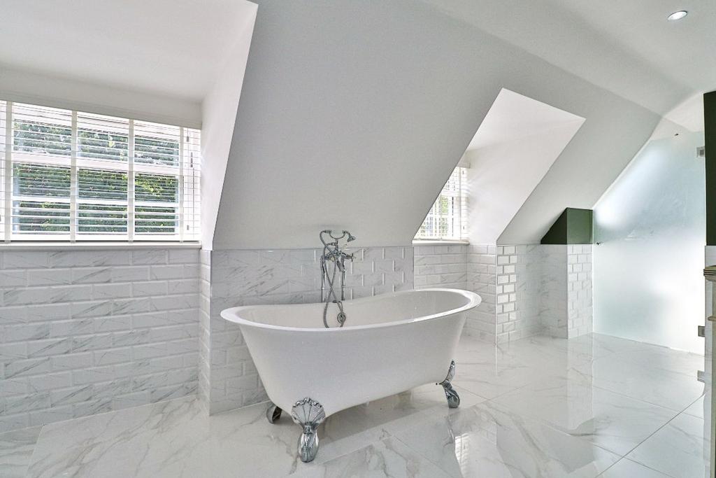 Master En-Suite