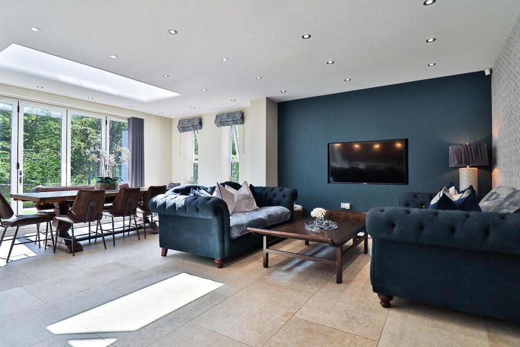 Dining/Family Room