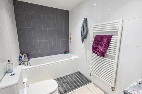 Nyall Court, Kidman Close, RM2