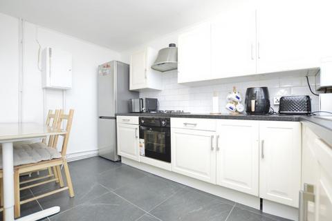 3 bedroom flat for sale, Shirley Road, London