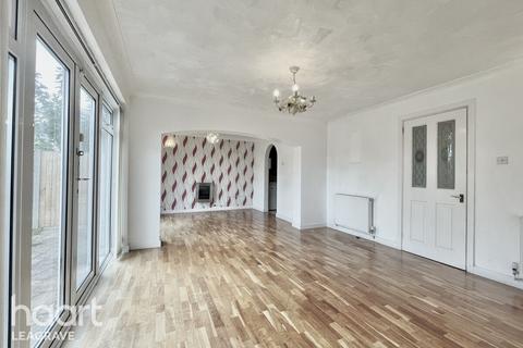 undefined, Chelsea Gardens, DUNSTABLE