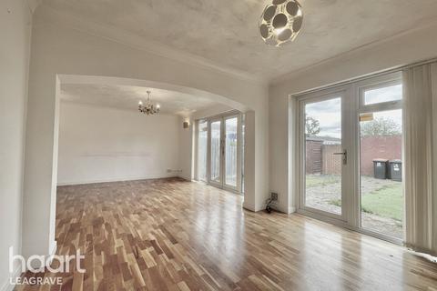 undefined, Chelsea Gardens, DUNSTABLE