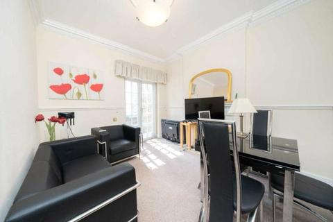 3 bedroom flat for sale, Lexham Gardens, London, W8
