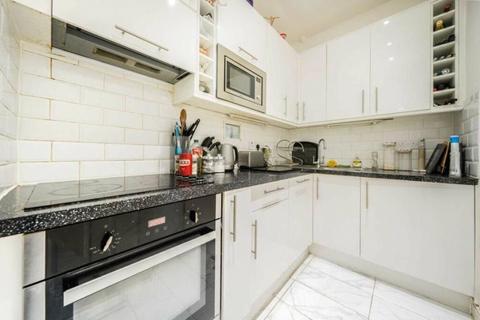 3 bedroom flat for sale, Lexham Gardens, London, W8