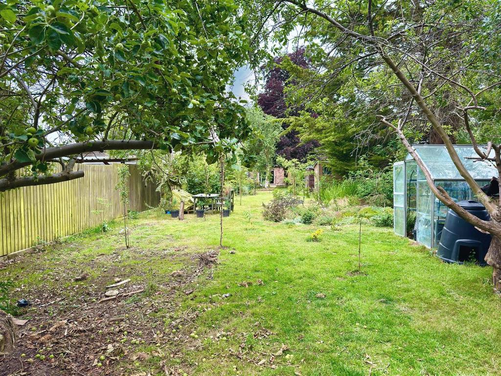 GARDEN 8.jpg
