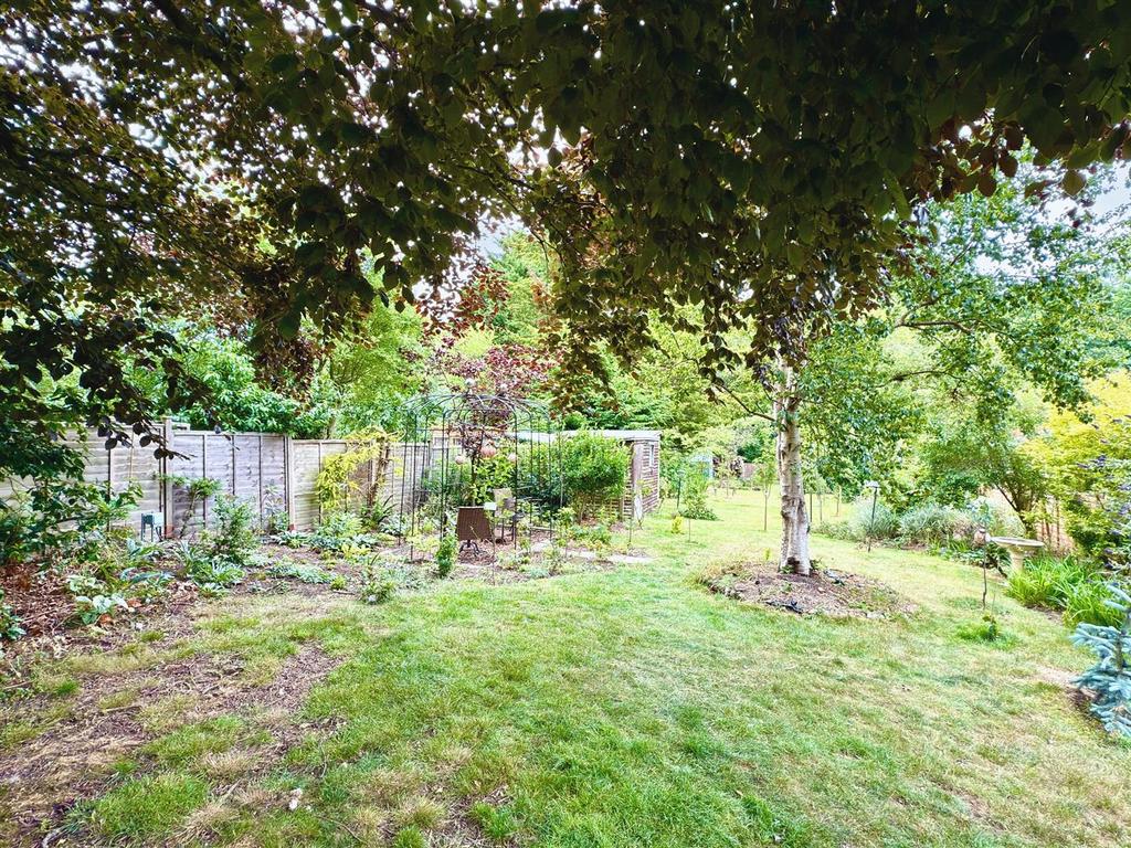 GARDEN 2.jpg