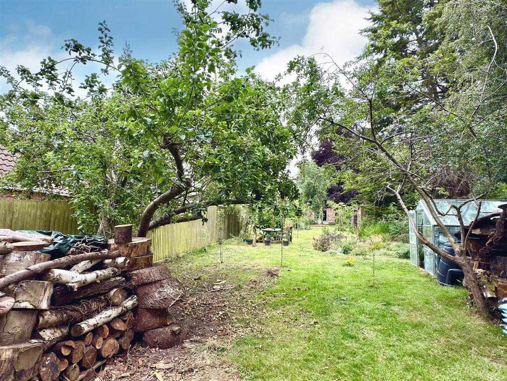GARDEN 7.jpg