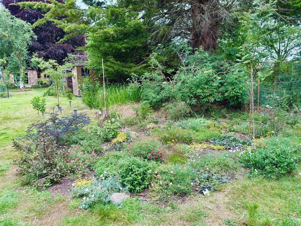 GARDEN 9.jpg
