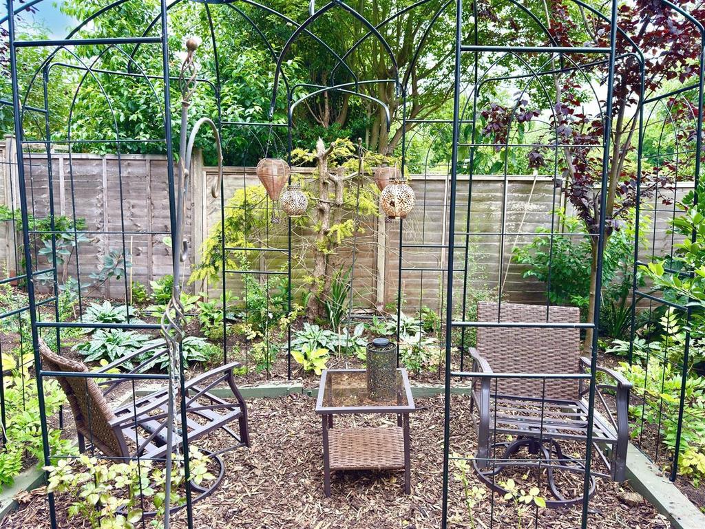 GARDEN 11.jpg