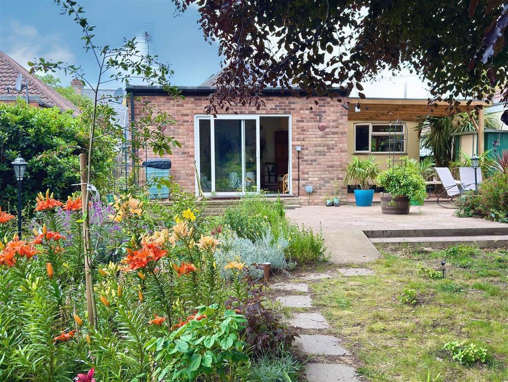 GARDEN 12.jpg