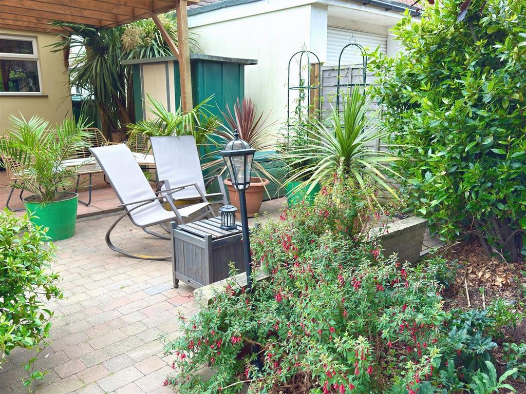 GARDEN 14.jpg