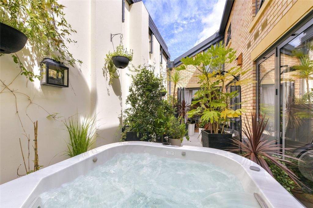 Jacuzzi