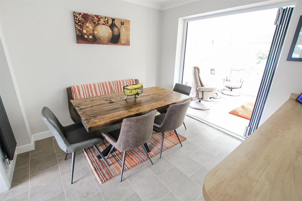 Dining Area.jpg
