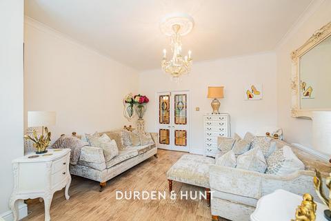 2 bedroom apartment for sale, Palmerston Road, Buckhurst Hill ,IG9