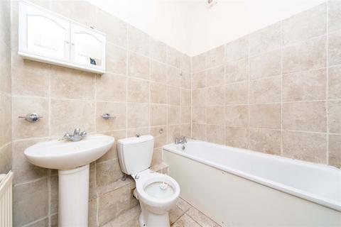 1 bedroom apartment to rent, Grand Parade, Green Lanes, London
