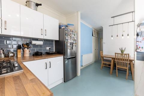 2 bedroom flat for sale, Northlands Street, London, SE5