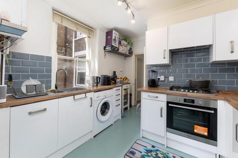 2 bedroom flat for sale, Northlands Street, London, SE5