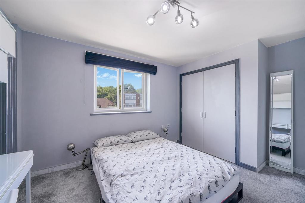 Bedroom Aspect 2