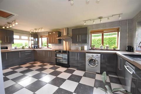 Ennisdown The Runnell, Neston, CH64 3TG
