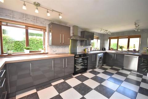 Ennisdown The Runnell, Neston, CH64 3TG