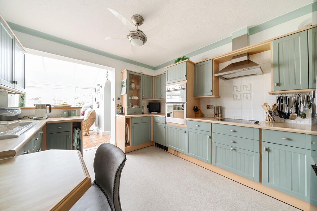 Kitchen/Dining Room (2)