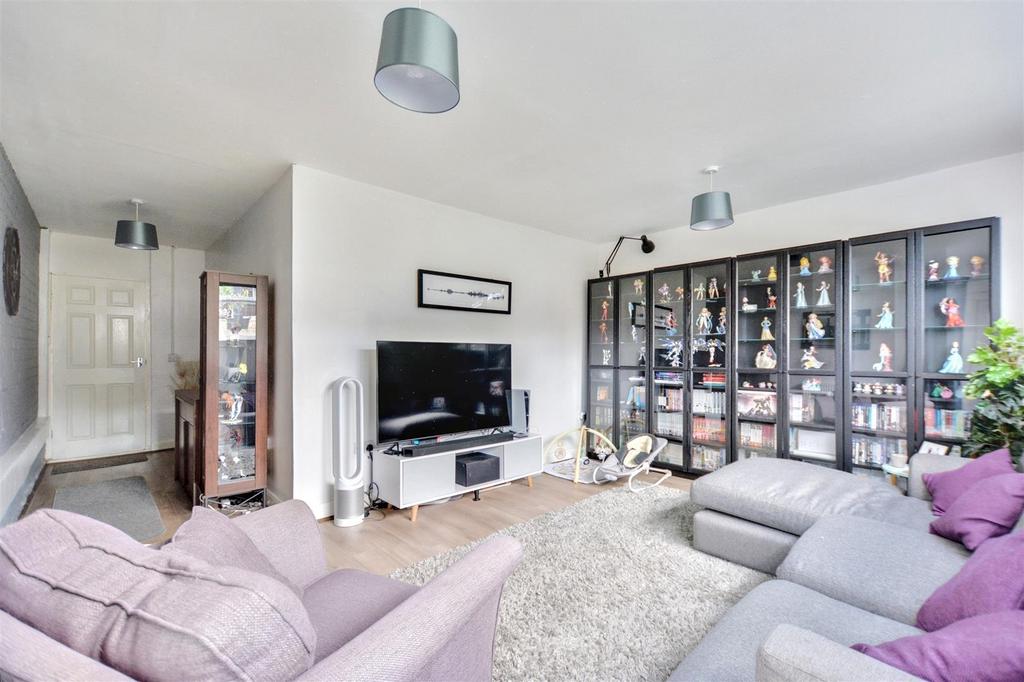 Family Room 3.jpeg