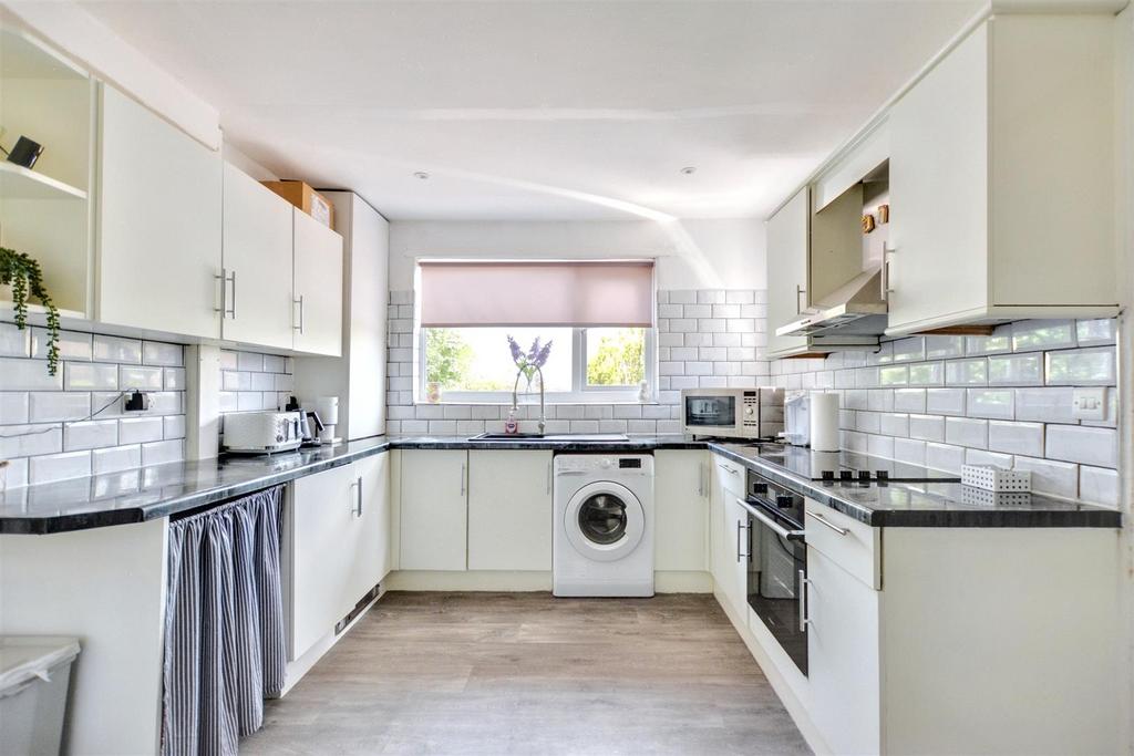 Kitchen 1.jpeg
