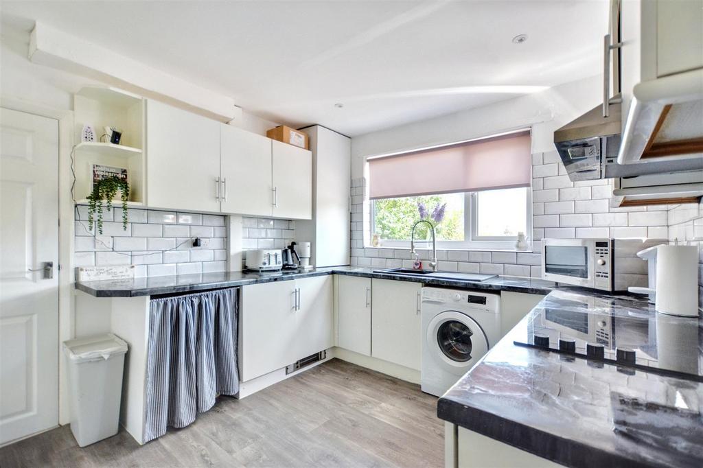 Kitchen 3.jpeg
