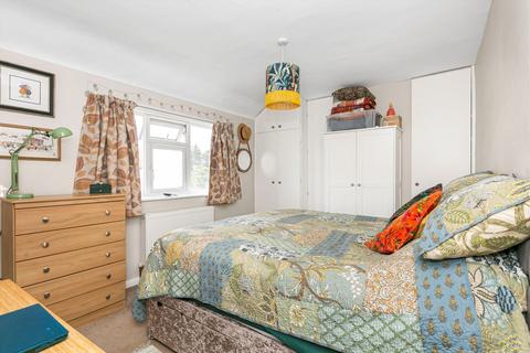 3 bedroom terraced house for sale, Warburton Road, Twickenham TW2