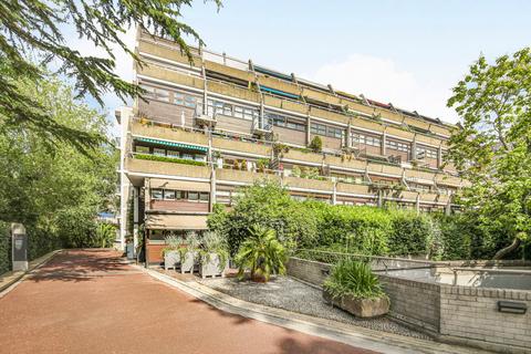 undefined, Kendal Steps, St. Georges Fields, London