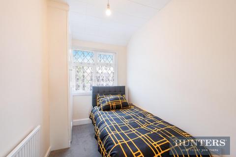 8 Elmdene, Surbiton, KT5 9PW