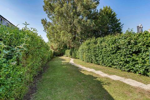 3 bedroom semi-detached house for sale, Keston Avenue, Coulsdon, CR5 1HP