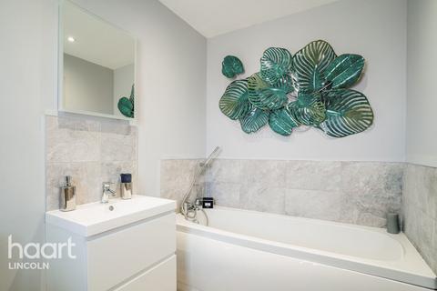 3 bedroom detached house for sale, Kings Park Road, Scartho