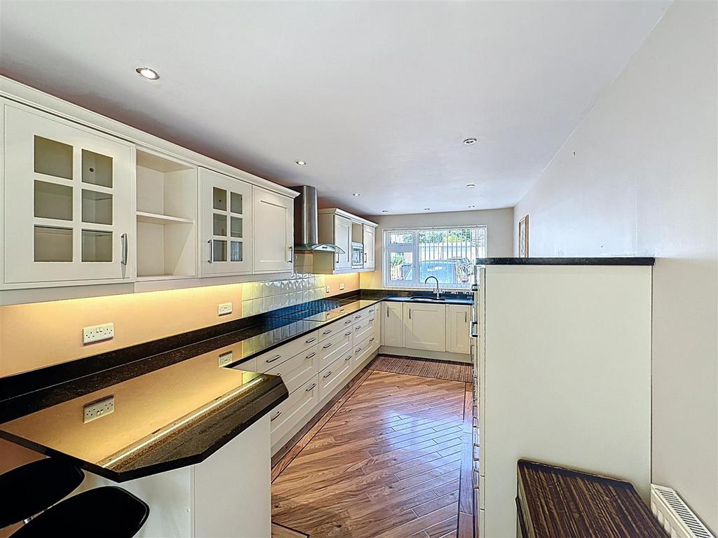 Fitted Kitchen