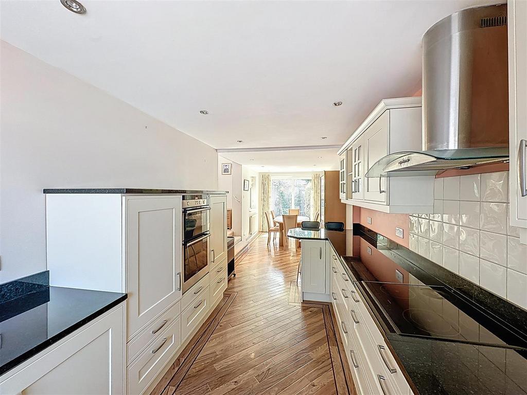 Fitted Kitchen