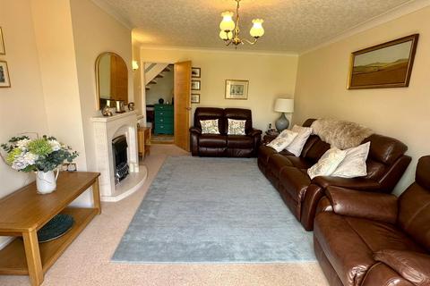 8 Nursery Drive, Moreton On Lugg, Hereford, HR4 8DJ