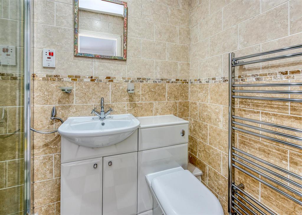 1 Ash Hill-bed2 ensuite.jpg