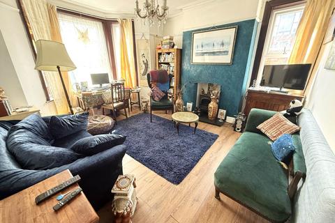 4 bedroom end of terrace house for sale, Lyndhurst Road, Exmouth