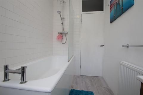 Studio to rent, Hertford Court, Green Lanes, N13