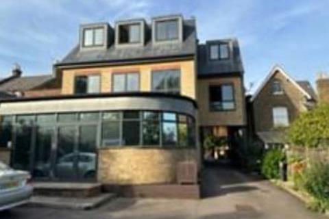 Office to rent, 102-104 Queens Rd Buckhurst Hill IG9 5BS