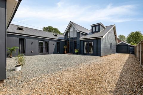 4 bedroom detached house for sale, Modern, Chain Free, Four Bedroom House with Two Bedroom Annexe