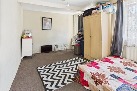 3 bedroom detached house for sale, St. Pauls Avenue, Slough, Berkshire, SL2