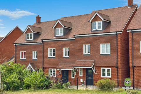 16 Appian Way, Chineham, Basingstoke, RG24 8BH